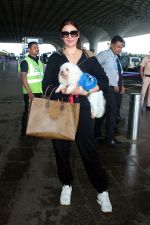 Deepti Sadhwani Spotted At Airport on 26th August 2023 (7)_64e9935421e5c.JPG