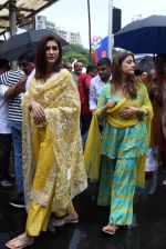 Kriti Sanon, Nupur Sanon at the Siddhivinayak Temple on 26th August 2023