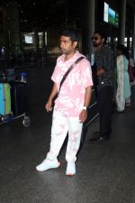Siddarth Jadhav and Prathamesh Parab Spotted At Airport Arrival on 26th August 2023 (11)_64e9ef50b1f93.JPG