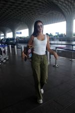 Ananya Panday Spotted At Airport Departure on 27th August 2023 (17)_64eaf73ec683a.JPG