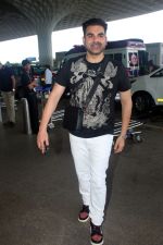 Arbaaz Khan Spotted At Airport Departure on 27th August 2023 (4)_64eaf5654f97f.JPG