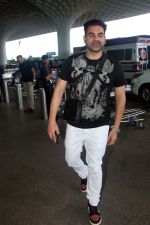 Arbaaz Khan Spotted At Airport Departure on 27th August 2023 (6)_64eaf56e0976f.JPG