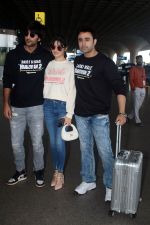 Divya Khosla Kumar, Meezaan Jafri, Pearl V Puri Spotted At Airport Departure on 27th August 2023 (12)_64eb575b7124c.JPG