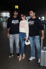 Divya Khosla Kumar, Meezaan Jafri, Pearl V Puri Spotted At Airport Departure on 27th August 2023 (16)_64eb575ed29c7.JPG