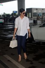 Manushi Chhillar Spotted At Airport Departure on 27th August 2023 (1)_64eaf39596952.JPG
