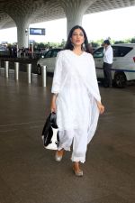 Malavika Mohanan Spotted At Airport Departure on 31st August 2023 (3)_64f036eab41f0.JPG