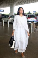 Malavika Mohanan Spotted At Airport Departure on 31st August 2023 (6)_64f036f99e9b6.JPG