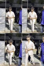 Shahid Kapoor Spotted At Cafe In Bandra on 31st August 2023 (1)_64f07ab1ccc7c.jpg