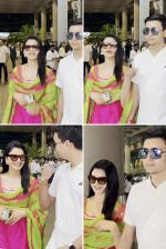 Urvashi Rautela with bro Yashraj Rautela Spotted At Airport Arrival on 31st August 2023 (11)_64f01cf71703b.jpg