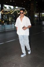 Vijay Varma Spotted At Airport Arrival on 31st August 2023 (12)_64f089522197d.JPG