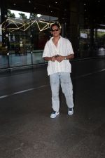Vijay Varma Spotted At Airport Arrival on 31st August 2023 (5)_64f089376a2db.JPG