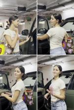 Ananya Panday Spotted At Airport on 1st September 2023 (4)_64f1bd3eeede5.jpg