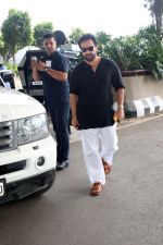 Saif Ali Khan Spotted At Airport on 1st September 2023 (1)_64f18d21d615f.JPG
