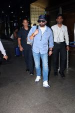 Sunny Deol Spotted At Airport on 2nd September 2023 (2)_64f301fc17f01.JPG