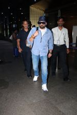 Sunny Deol Spotted At Airport on 2nd September 2023 (3)_64f30201e3639.JPG