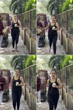 Patralekha Spotted At Bandra on 5th Sept 2023 (3)_64f6deda3cd4e.jpg