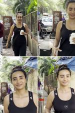 Patralekha Spotted At Bandra on 5th Sept 2023 (4)_64f6dedf5df3c.jpg