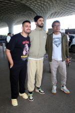 Raghav Juyal Spotted At Airport Departure on 6th Sept 2023 (3)_64f88a9368f09.JPG