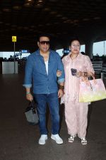 Govinda, Sunita Ahuja seen at the airport on 07 Sept 2023 (11)_64fad48938995.JPG
