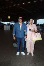 Govinda, Sunita Ahuja seen at the airport on 07 Sept 2023 (6)_64fad47919ab7.JPG