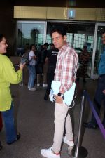 Manoj Bajpayee Spotted At Airport Departure on 7th Sept 2023 (5)_64fad6b579fe3.JPG