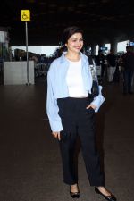 Prachi Desai Spotted At Airport Departure on 7th Sept 2023 (4)_64fad6bbb9d0d.JPG