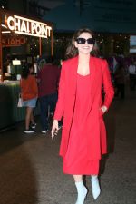 Urvashi Rautela Spotted At Airport Arrival on 8th Sept 2023 (15)_64faf98599c5c.JPG