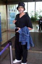 Rajkummar Rao Spotted At Airport on 9th Sept 2023 (10)_64fef3ffe9404.jpg