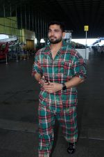Shiv Thackeray Spotted At Airport Departure on 9th Sept 2023 (17)_64fef5674da44.JPG