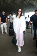 Sunny Leone spotted at airport departure on 10th Sept 2023 (13)_64fef9c945204.JPG