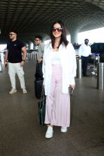 Sunny Leone spotted at airport departure on 10th Sept 2023 (14)_64fef9ccca892.JPG