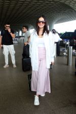 Sunny Leone spotted at airport departure on 10th Sept 2023 (18)_64fef9dc33592.JPG