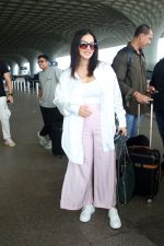 Sunny Leone spotted at airport departure on 10th Sept 2023 (2)_64fef99e42382.JPG