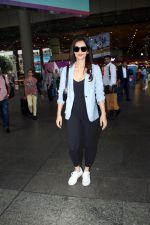 Manushi Chhillar spotted at the airport on 13th Sept 2023 (4)_6502ec2f253b7.JPG