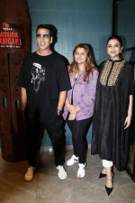 Akshay Kumar, Deepshikha Deshmukh, Parineeti Chopra posing for Mission Raniganj film promo at Pooja Entertainment Office on 14th Sept 2023 (17)_65043ca77d8d9.jpeg