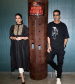 Akshay Kumar, Parineeti Chopra posing for Mission Raniganj film promo at Pooja Entertainment Office on 14th Sept 2023 (3)_65043cae70bd5.jpeg