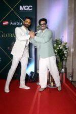 Angad Bedi, Aparshakti Khurana attends Global Spa Awards Show on 13th Sept 2023 (33)_6503ea9158872.jpeg