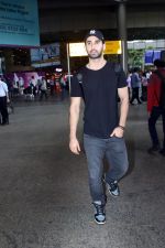 Laksh Lalwani Spotted At Airport on 15th Sept 2023 (12)_65046a7f666ca.JPG