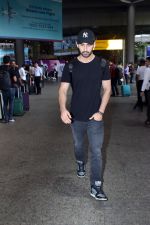 Laksh Lalwani Spotted At Airport on 15th Sept 2023 (14)_65046a8ae6143.JPG