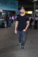 Laksh Lalwani Spotted At Airport on 15th Sept 2023 (17)_65046a93b84f9.JPG