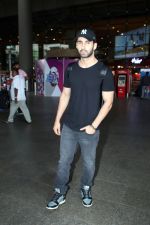 Laksh Lalwani Spotted At Airport on 15th Sept 2023 (7)_65046a6e369a4.JPG