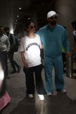 Ranbir Kapoor and Alia Bhatt Spotted At Airport Arrival on 15th Sept 2023 (19)_650464c37db95.jpg