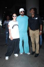 Ranbir Kapoor and Alia Bhatt Spotted At Airport Arrival on 15th Sept 2023 (7)_650464f27ded9.JPG