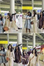 Janhvi Kapoor Spotted At Airport on 18th Sept 2023 (5)_6507eb2b525c0.jpg