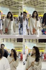 Janhvi Kapoor Spotted At Airport on 18th Sept 2023 (8)_6507eb30d3346.jpg