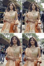 Shilpa Shetty Spotted At Indias Best Dancer Set For Promotion Of Her Film Sukhee on 18th Sept 2023 (8)_6507fa8e540ea.jpg