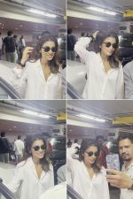 Shriya Saran Spotted At Airport Arrival on 18th Sept 2023 (12)_6507e19d5a805.jpg