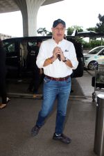Anupam Kher Spotted At Airport Departure on 19th Sept 2023 (2)_65092c9e2456e.JPG