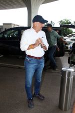 Anupam Kher Spotted At Airport Departure on 19th Sept 2023 (4)_65092ca6ee296.JPG