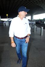 Anupam Kher Spotted At Airport Departure on 19th Sept 2023 (9)_65092cb59fb86.JPG